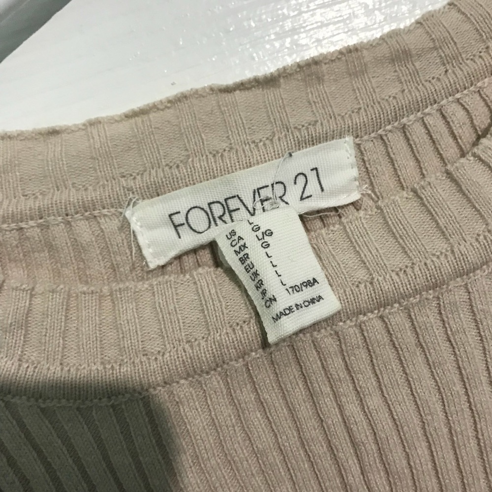 Forever 21 Top - Picture 2 of 2